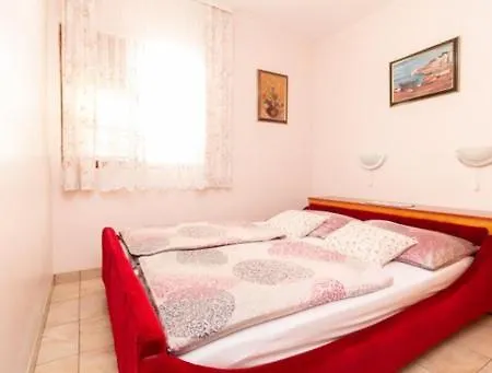 Barby Near The Sandy - By Ta Leut Agency * Privlaka (Zadar)