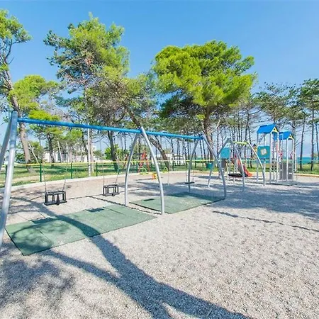 Barby Near The Sandy - By Ta Leut Agency * Privlaka (Zadar)